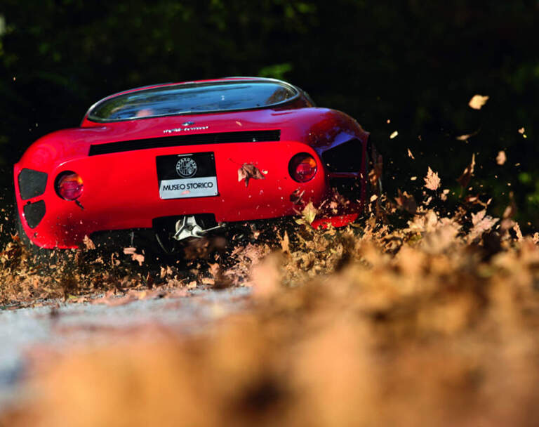 Alfa Romeo T33 2 Stradale Seltenes Coupe Feiert 50 Jubilaum