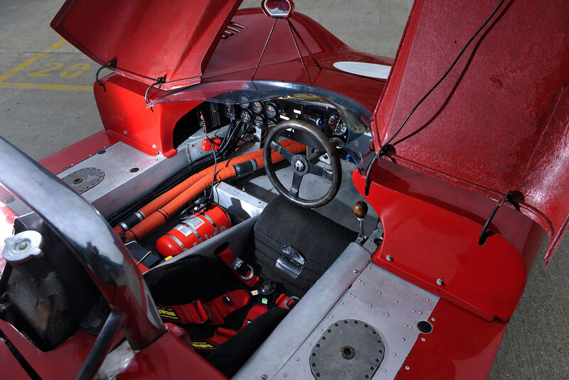 Alfa Romeo T33/3, Cockpit
