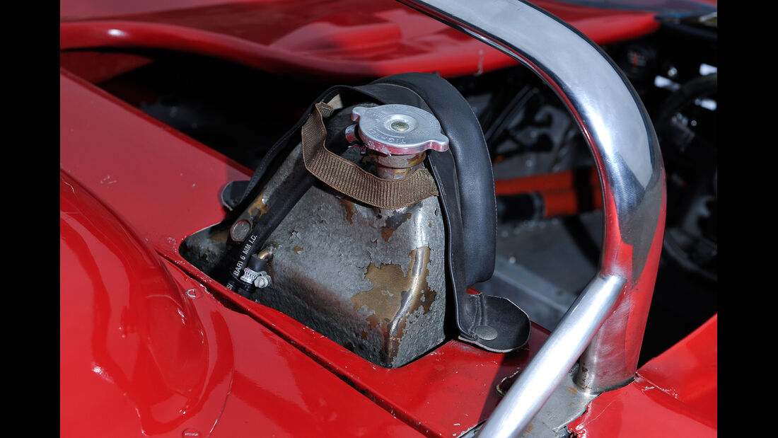 Alfa Romeo T33/3, Tankdeckel