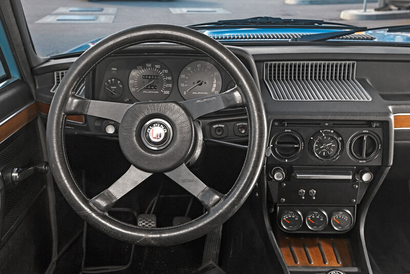 Alpina-BMW 528, Cockpit