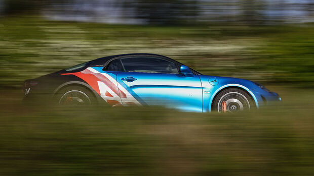 Alpine A110 Trackside Cars