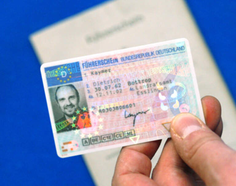 Pinkel Spiele mit notgeiler alter Deutscher Ficksau Pinkel Spiele mit notgeiler alter Deutscher Ficksau