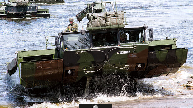 Amphibisches Brücken- und Fährenfahrzeug M3