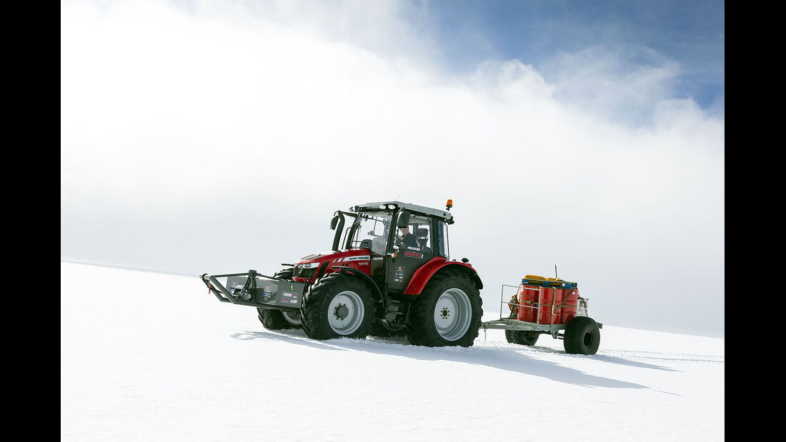 Antarctica 2 Expedition zum Südpol mit Massey Ferguson-Traktor 5610