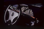 Armaturenbrett und Lenkrad des Mercedes-Benz 380 SEC