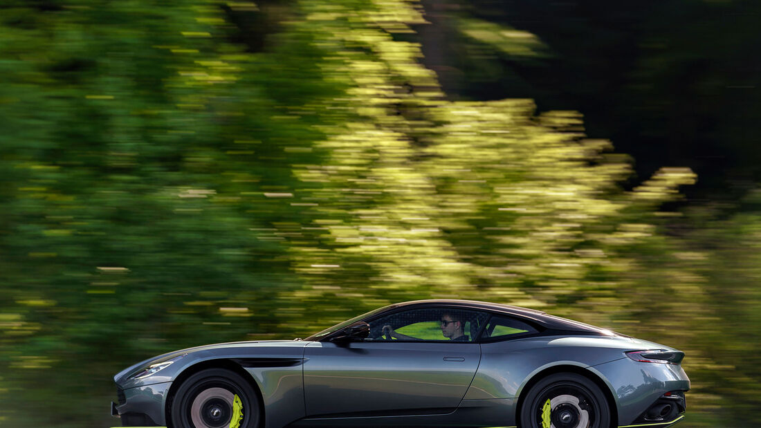 Aston Martin DB11 AMR