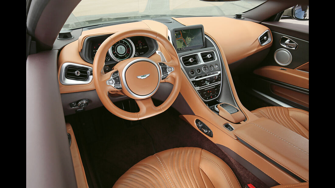 Aston Martin DB11, Cockpit