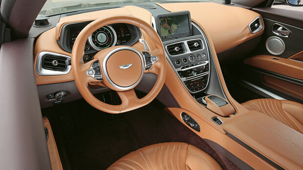 Aston Martin DB11, Cockpit