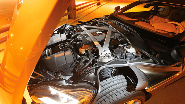 Aston Martin DB11, Motor