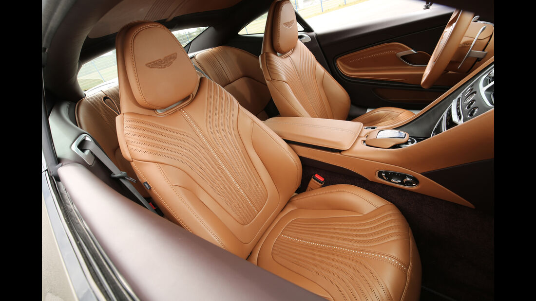 Aston Martin DB11, Sitze