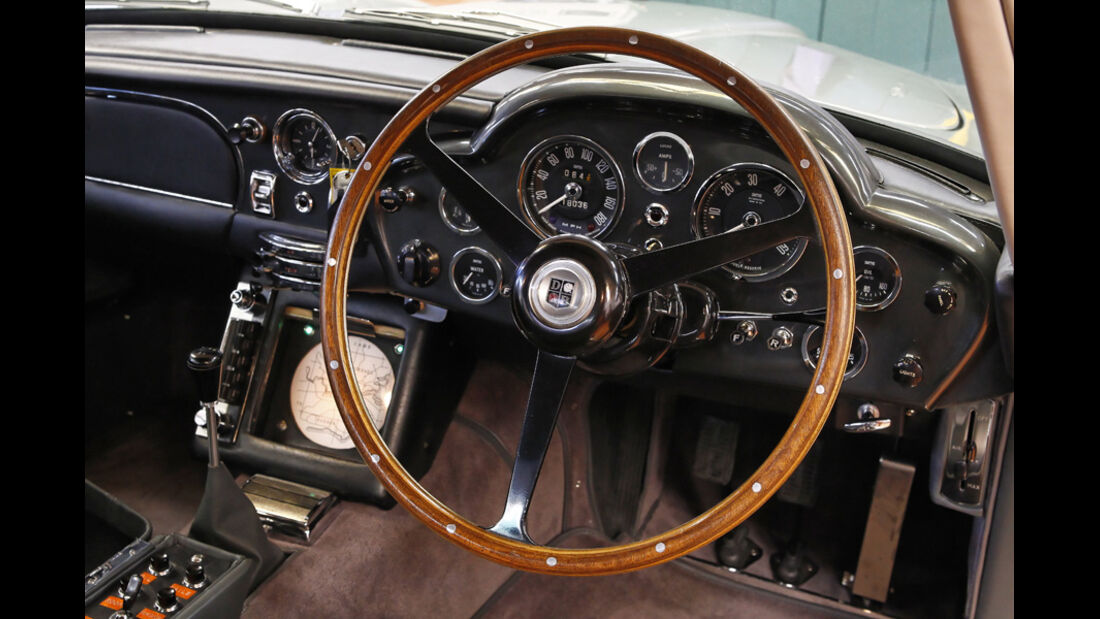 Aston Martin DB5 "007", Cockpit