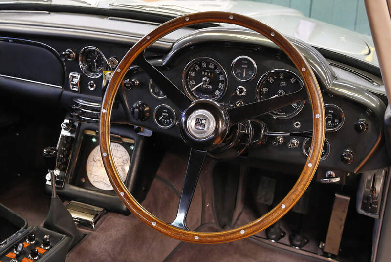 Aston Martin DB5 "007", Cockpit