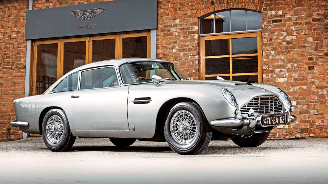 Aston Martin DB5 Bond car