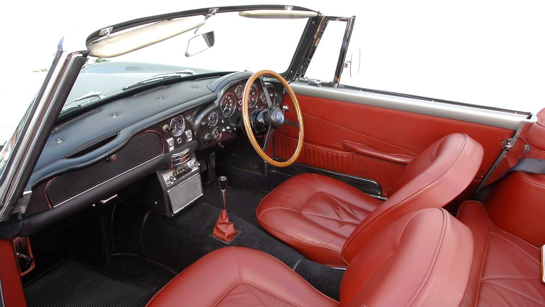 Aston Martin DB5 Short Chassis Volante (1965-66)