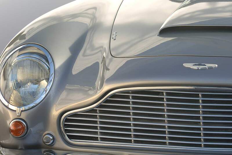 Aston Martin DB5 Short Chassis Volante (1965-66)