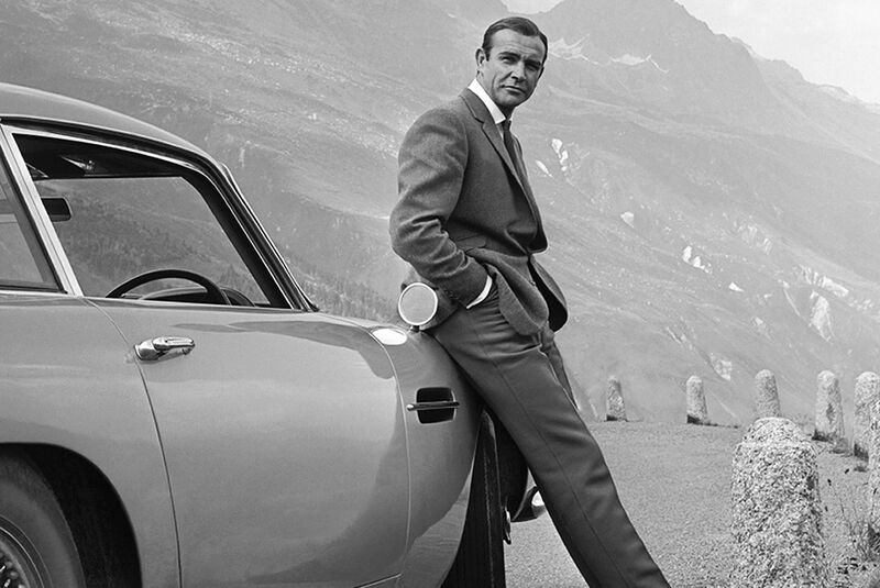 Aston Martin DB5 Sir Sean Connery James Bond "Goldfinger"