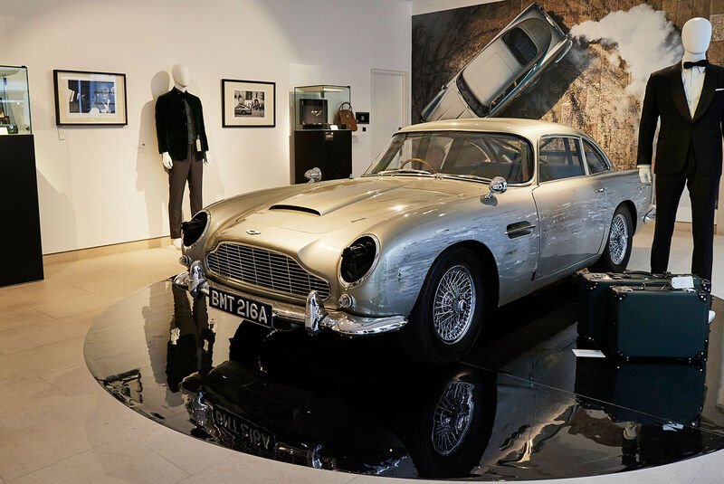 Aston Martin DB5 replica stunt car James Bond No time to die (2021)