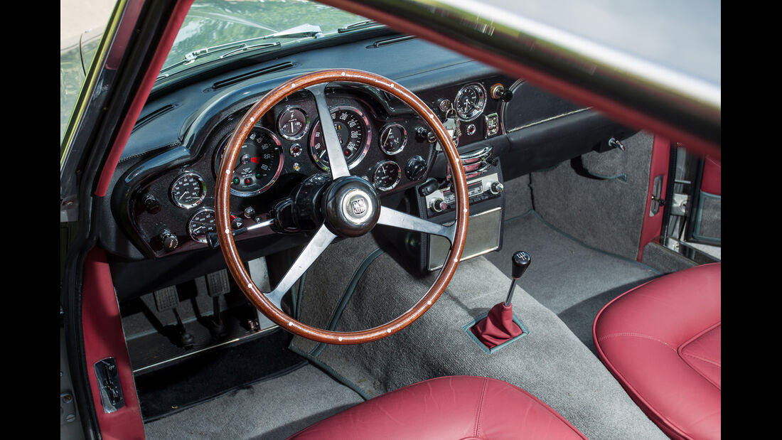 Aston Martin DB6, Cockpit