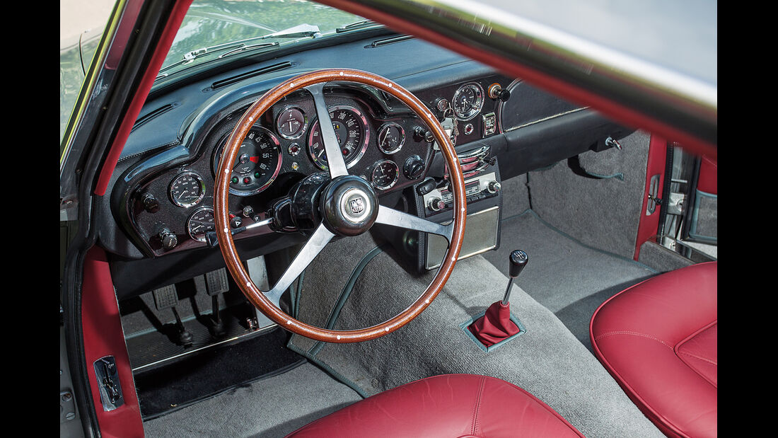 Aston Martin DB6, Cockpit