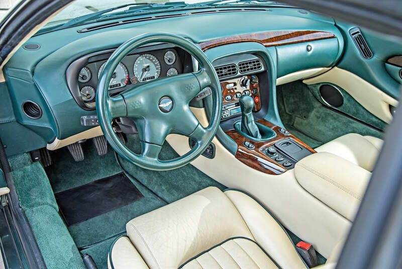 Aston Martin DB7, Cockpit