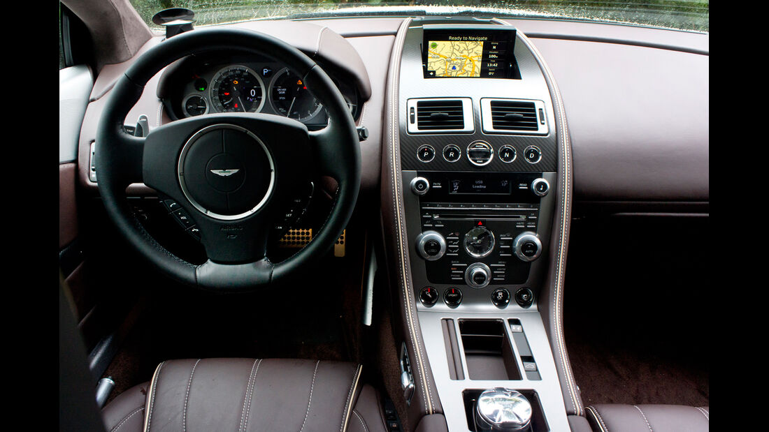 Aston Martin DB9, Cockpit, Lenkrad