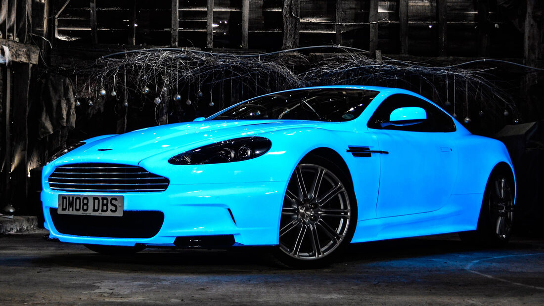 Aston Martin DBS Glow in the Dark