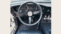 Aston Martin DBS V8, Cockpit