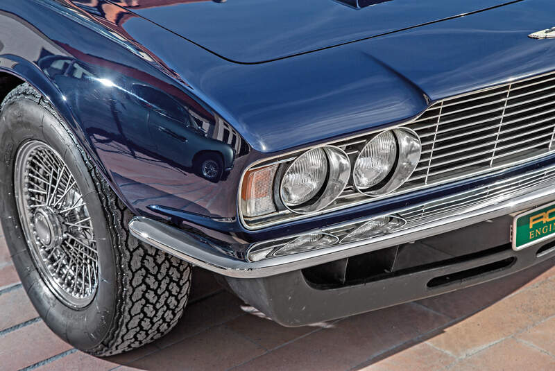 Aston Martin DBS Vantage,  Frontscheinwerfer