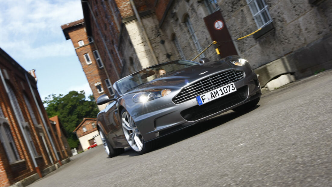 Aston Martin DBS Volante