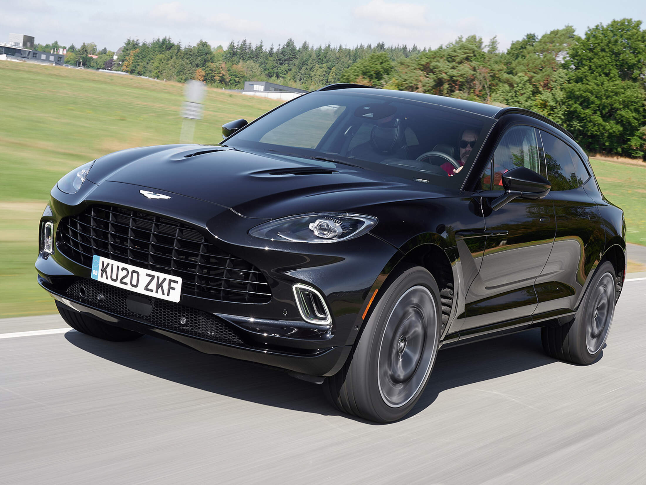 Aston Martin DBX (2020) | AUTO MOTOR UND SPORT