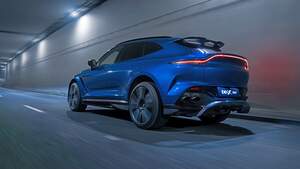 Aston Martin DBX707