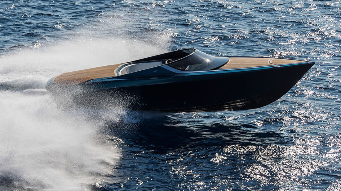 Aston Martin Powerboat AM37