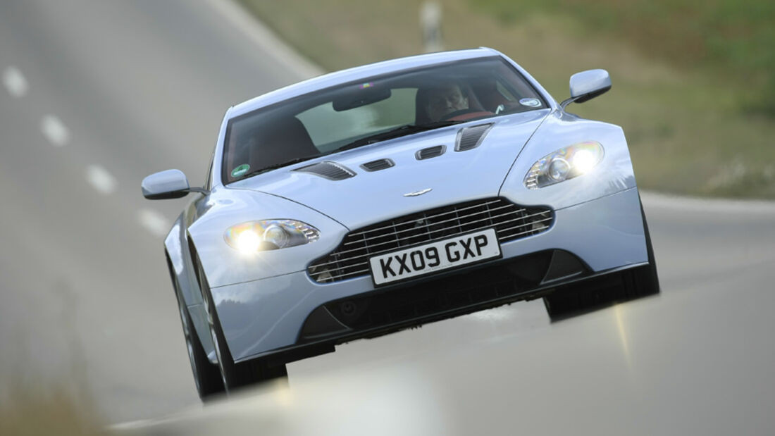 Aston Martin V12 Vantage