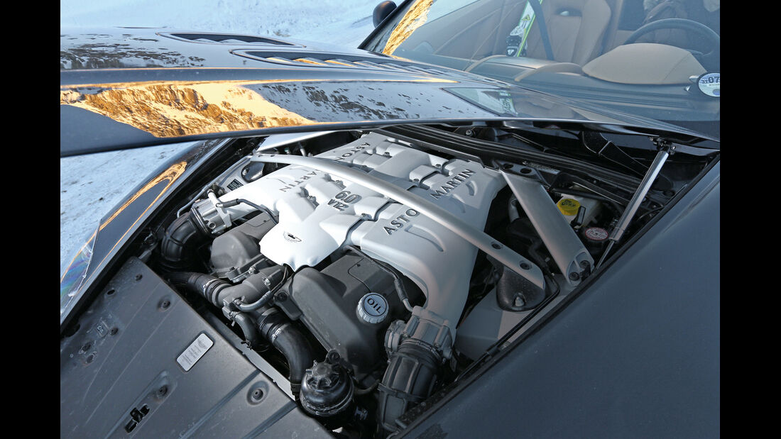 Aston Martin V12 Vantage Roadster, Motor