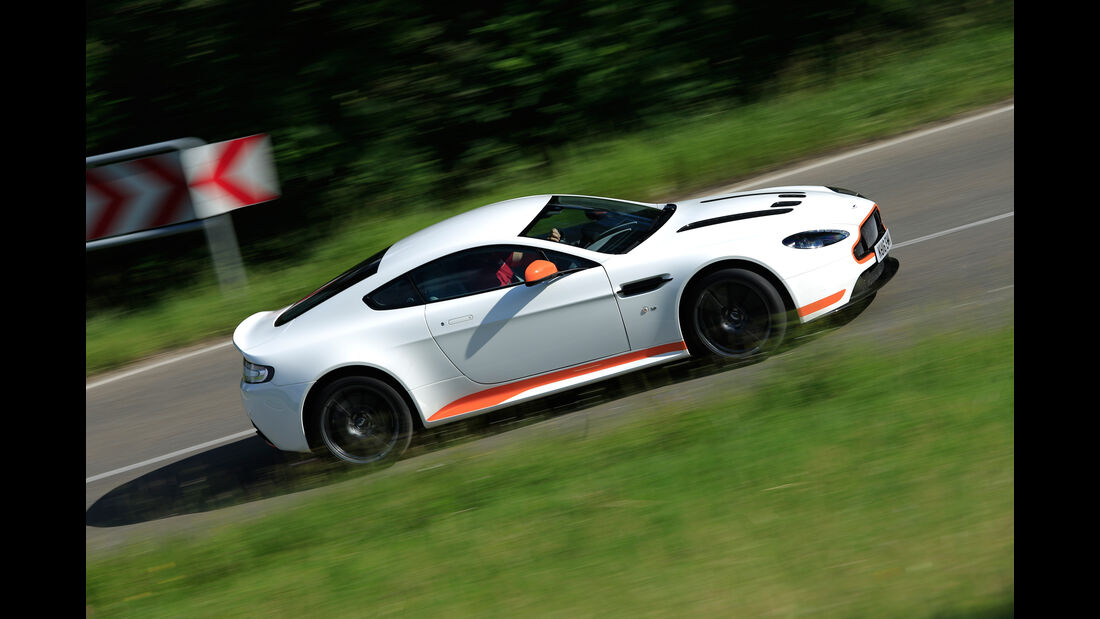 Aston Martin V12 Vantage S, Seitenansicht