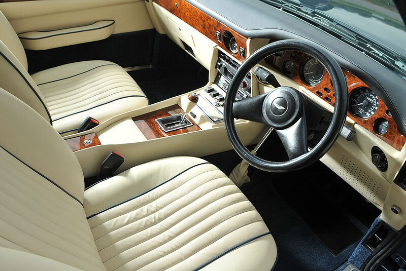 Aston Martin V8 - Interieur
