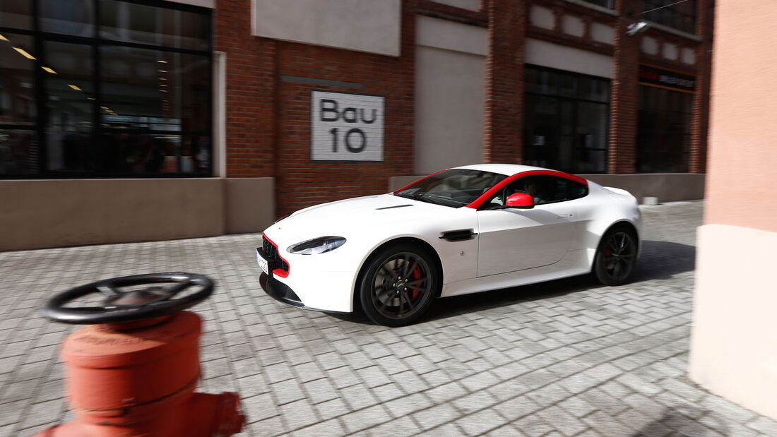 Aston Martin V8 Vantage N430, Seitenansicht