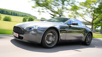 Aston Martin V8 Vantage, Seitenansicht