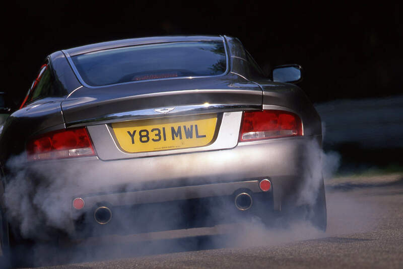 Aston Martin Vanquish 2001 alter Test