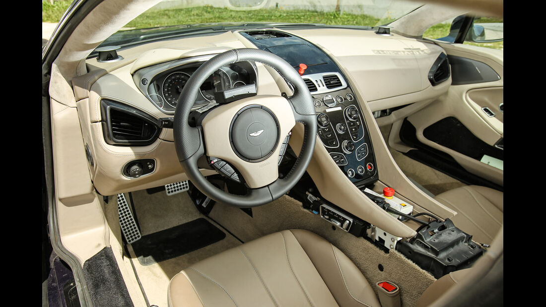 Aston Martin Vanquish, Cockpit, Lenkrad