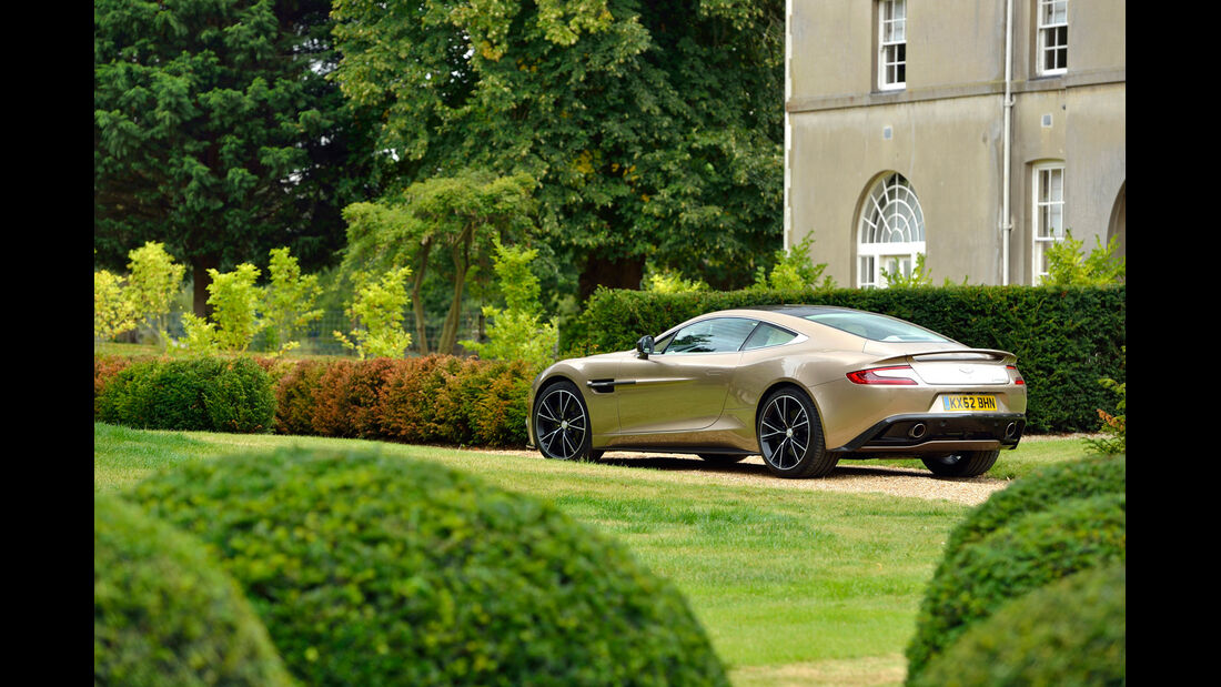 Aston Martin Vanquish, Heckansicht