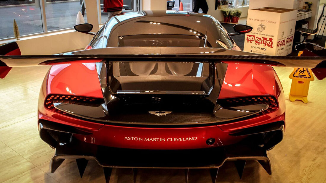 Aston Martin Vulcan - Hypersportwagen - Cleveland Motorsports