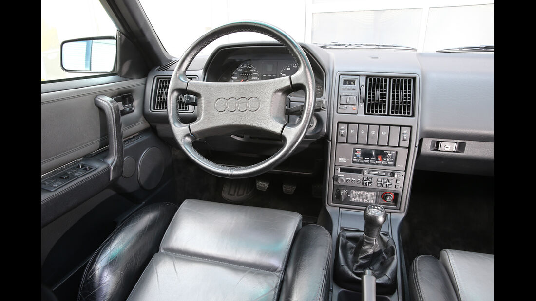 Audi 200, Cockpit, Lenkrad