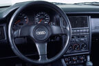 Audi 80 Cockpit mit Sportlenkrad