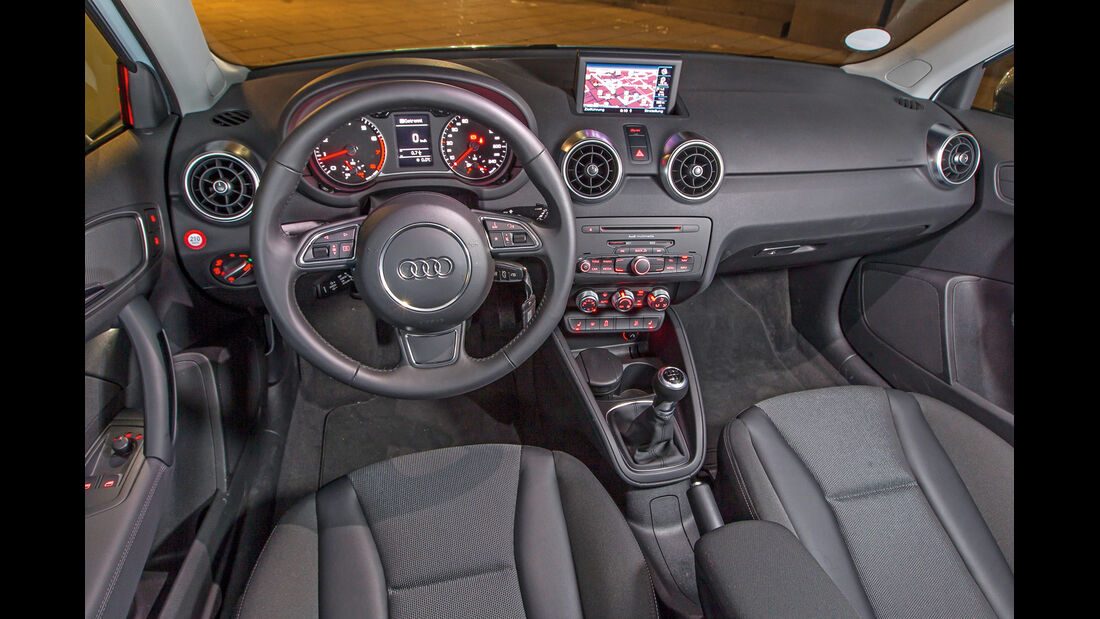 Audi A1 1.2 TSI, Lenkrad, Cockpit