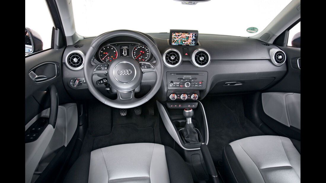 Audi A1 Sportback 1.2 TFSI, Cockpit, Lenkrad