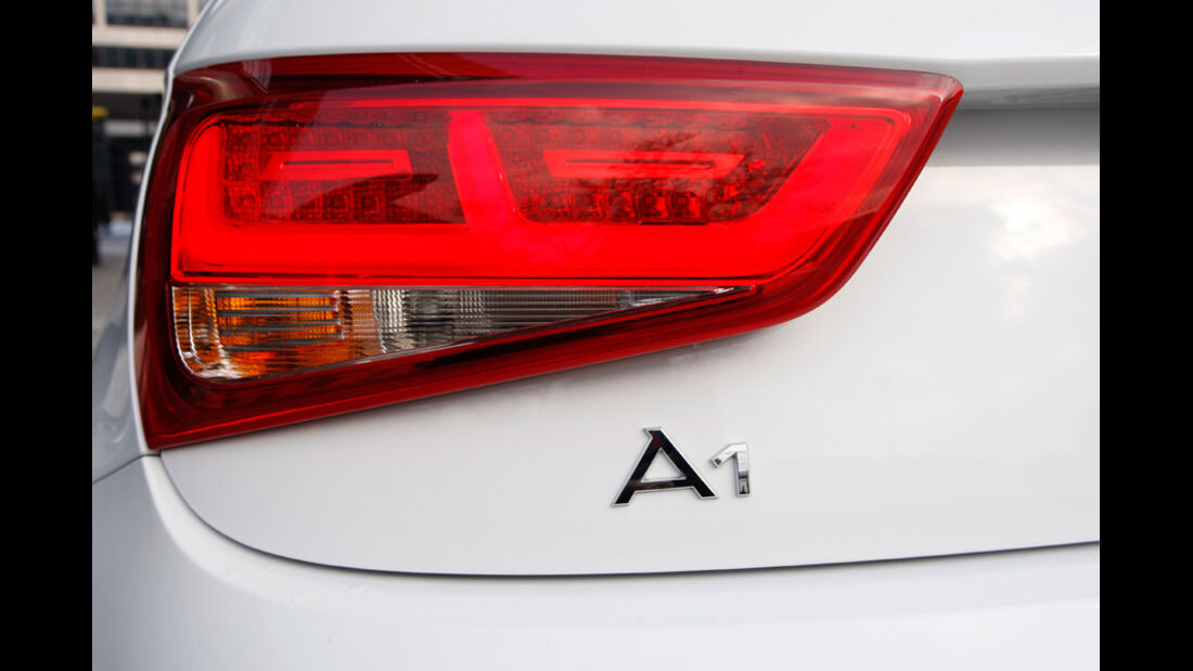 Audi A1 Sportback 2.0 TDI, Rücklicht, Emblem