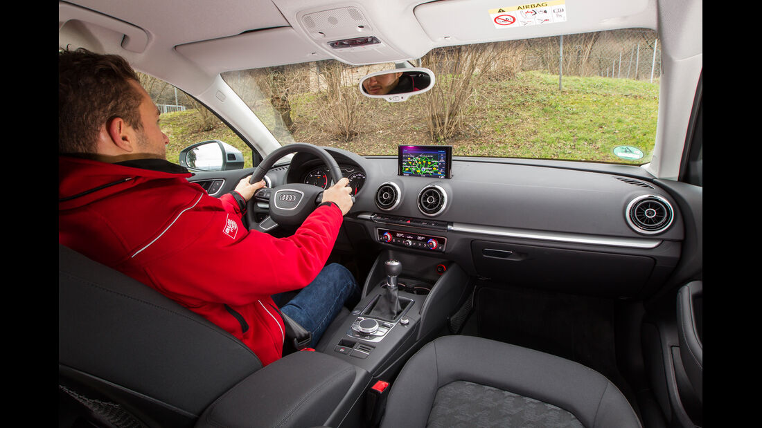 Audi A3 Limousine 1.6 TDI Ultra, Cockpit, Fahrersicht