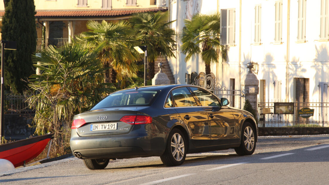 Audi A4 2.0 TDI, Stadt, Rückansicht