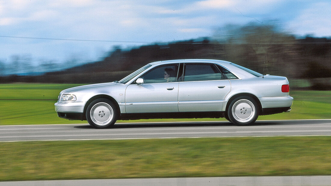 Audi A8 2.8, Seitenansicht